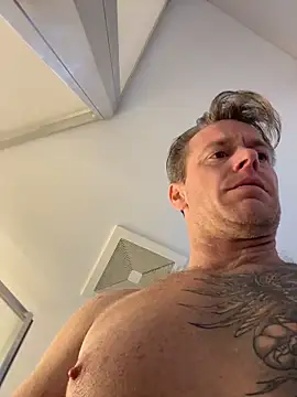 DILFiGuess11 online show from March 25, 6:08 am