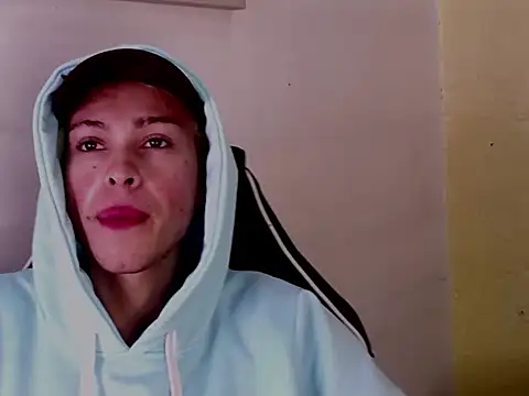 Snapshot of Aaron_Fordd chatting on November 26, 11:44 am Aaron Fordd online show from November 26, 11:44 am