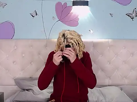 Snapshot of Aaron_Fordd chatting on December 18, 5:30 pm Aaron Fordd online show from December 18, 5:30 pm