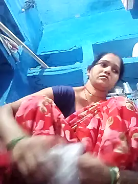 Jooli xx online show from April 3, 4:10 am