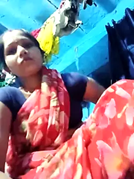 Jooli xx online show from April 5, 2:25 pm