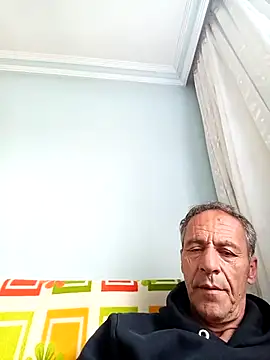 Snapshot of Meliwem12 chatting on April 18, 8:29 am Meliwem12 online show from April 18, 8:29 am