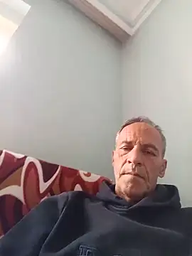 Snapshot of Meliwem12 chatting on May 26, 7:04 am Meliwem12 online show from May 26, 7:04 am