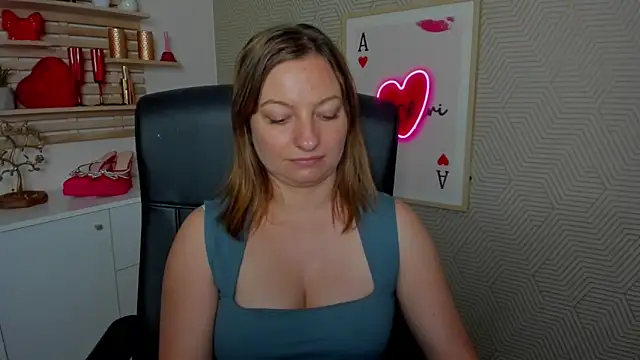 angelaSamt online show from June 18, 10:19 am