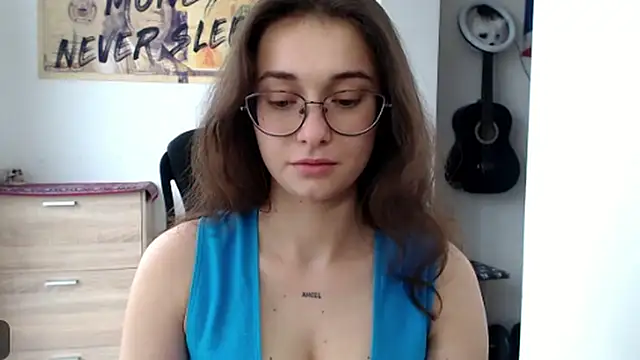 Snapshot of HotAnna2004 chatting on September 13, 12:38 pm HotAnna2004 online show from September 13, 12:38 pm