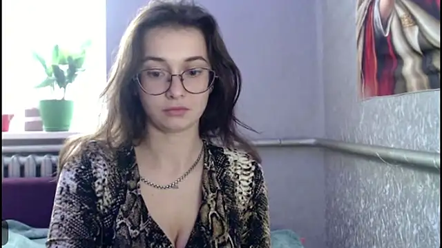 Snapshot of HotAnna2004 chatting on October 25, 1:18 pm HotAnna2004 online show from October 25, 1:18 pm