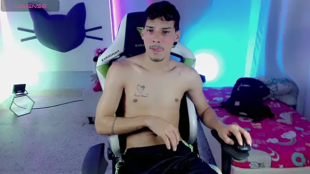 Snapshot of yankees_ chatting on October 10, 4:17 pm yankees online show from October 10, 4:17 pm