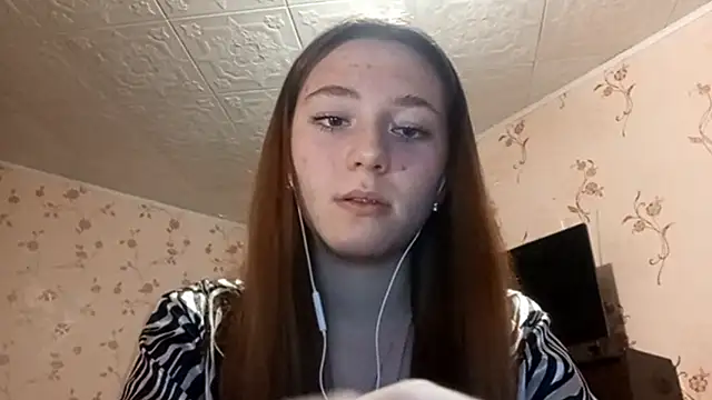 Snapshot of Sophiecuttie chatting on September 19, 3:24 pm Sophiecuttie online show from September 19, 3:24 pm