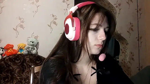 Snapshot of Sophiecuttie chatting on October 14, 3:35 pm Sophiecuttie online show from October 14, 3:35 pm