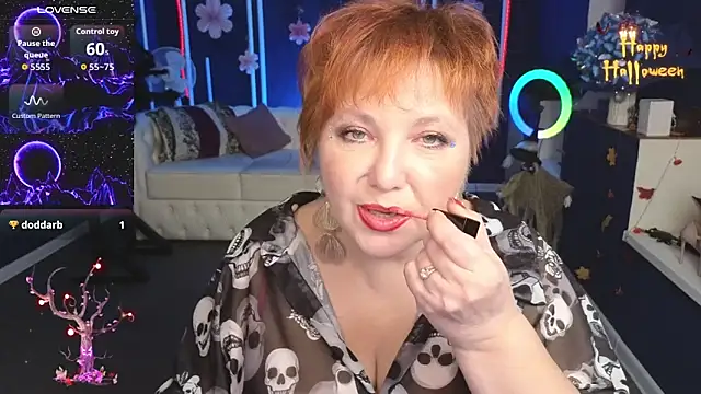 Kira Kenett online show from October 31, 3:35 pm