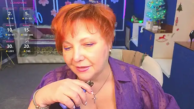 Kira Kenett online show from December 17, 1:50 pm