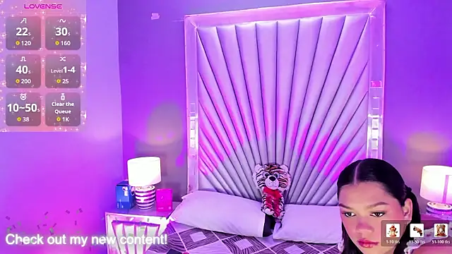 HatsaJones online show from March 26, 3:56 am