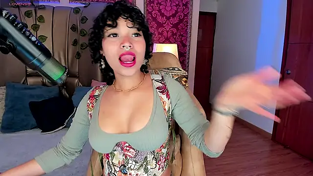 Snapshot of DaniCollinn_ chatting on February 11, 12:54 pm DaniCollinn online show from February 11, 12:54 pm