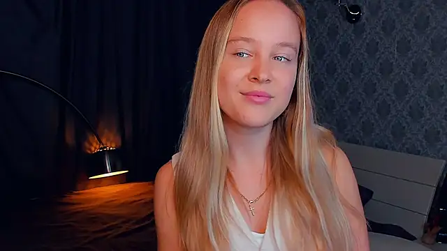 SoonMoor online show from September 9, 6:07 pm