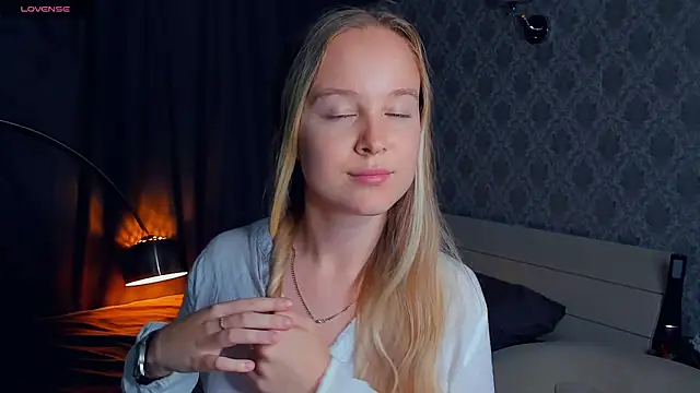 SoonMoor online show from September 17, 5:14 pm