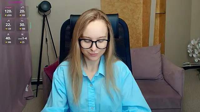 SoonMoor online show from December 14, 6:56 pm