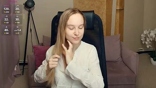 SoonMoor online show from December 18, 6:58 pm