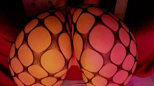 Snapshot of Gabby_Haze chatting on December 17, 8:37 pm Gabby Haze online show from December 17, 8:37 pm