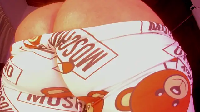 Snapshot of Gabby_Haze chatting on January 9, 4:59 am Gabby Haze online show from January 9, 4:59 am