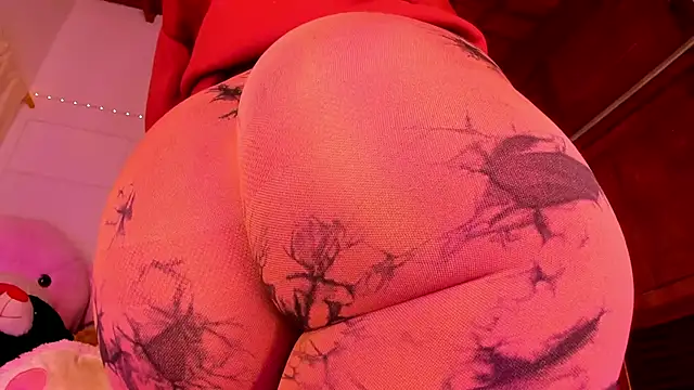 Snapshot of Gabby_Haze chatting on May 15, 11:34 pm Gabby Haze online show from May 15, 11:34 pm