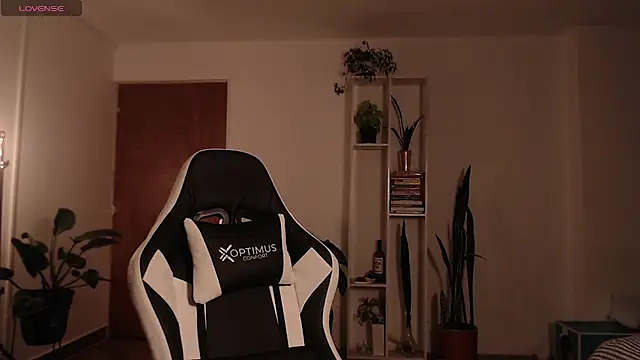 Ellyuwuw online show from November 15, 1:14 am