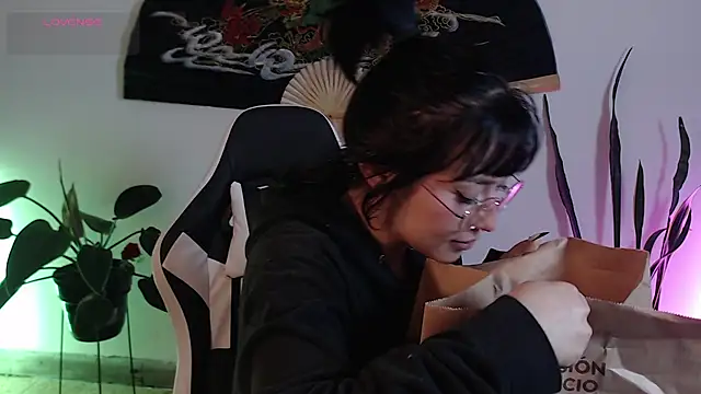 Ellyuwuw online show from January 8, 11:18 pm