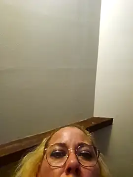 misscokine666 online show from October 3, 6:27 pm