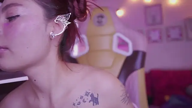 Rebecah 1 online show from November 27, 3:58 pm