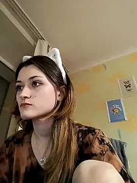 LillySvon online show from March 25, 5:19 pm