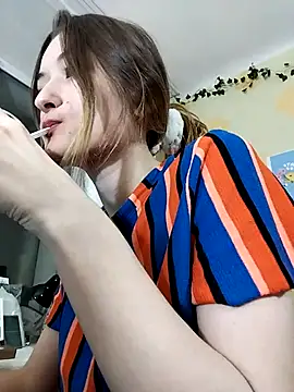 LillySvon online show from April 18, 5:39 pm