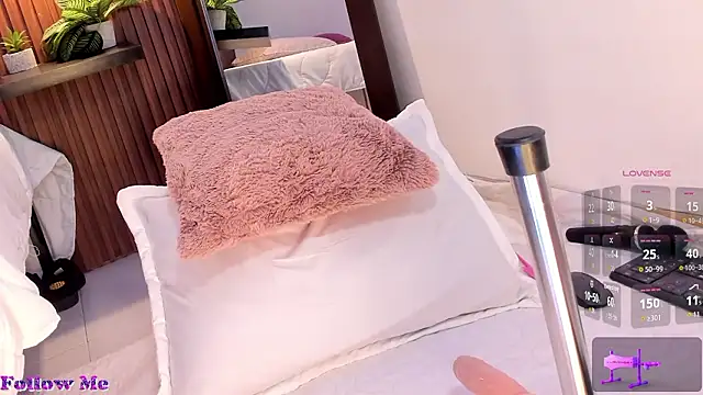 saraa romero online show from March 3, 5:13 am