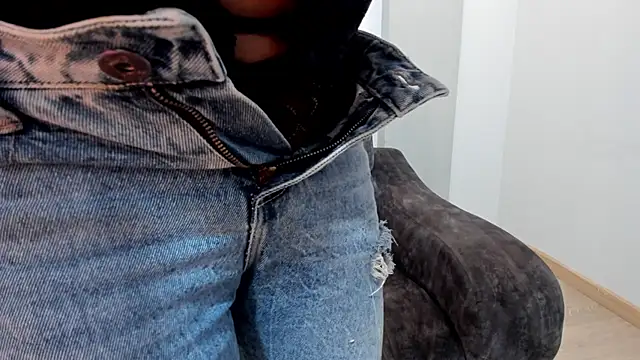 Parys Hot online show from December 19, 2:51 am