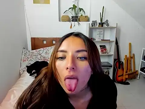 megan doll2123 online show from December 16, 8:36 pm