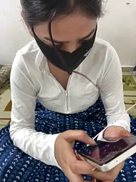 Snapshot of Sex_Queen_aaraya chatting on April 9, 1:27 pm Sex Queen aaraya online show from April 9, 1:27 pm