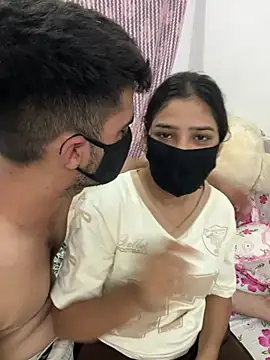 Snapshot of Sex_Queen_aaraya chatting on July 21, 8:05 am Sex Queen aaraya online show from July 21, 8:05 am