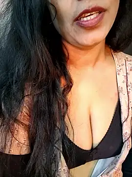 Deepa Sharma143 online show from February 3, 2:53 am