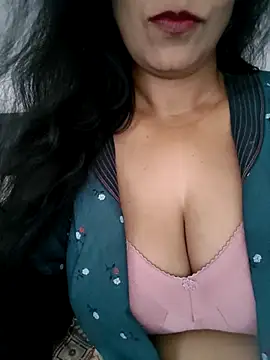 Deepa Sharma143 online show from April 17, 2:25 am