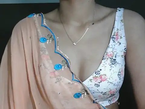 Snapshot of cute_seemu chatting on September 30, 1:32 am cute seemu online show from September 30, 1:32 am