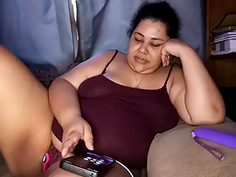 xlatinastar online show from December 3, 3:43 pm