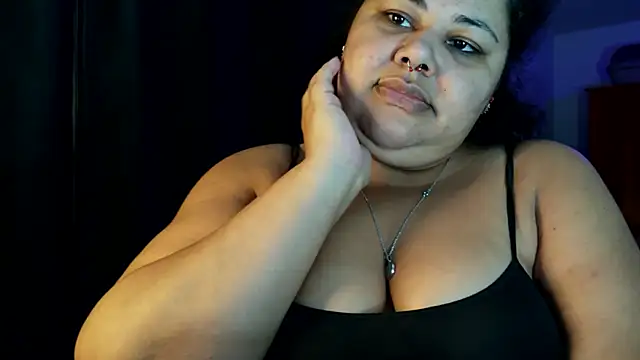 Snapshot of xlatinastar chatting on June 13, 5:00 pm xlatinastar online show from June 13, 5:00 pm