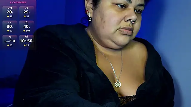 Snapshot of xlatinastar chatting on June 23, 11:03 pm xlatinastar online show from June 23, 11:03 pm