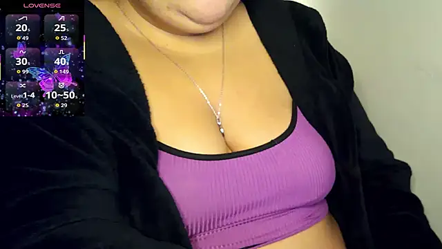 Snapshot of xlatinastar chatting on July 10, 3:36 pm xlatinastar online show from July 10, 3:36 pm