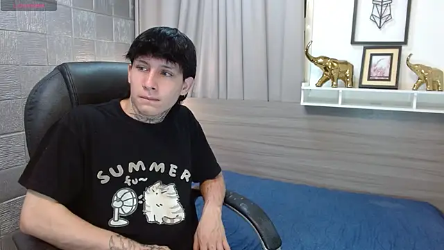 Iantwink18 online show from November 1, 8:44 pm