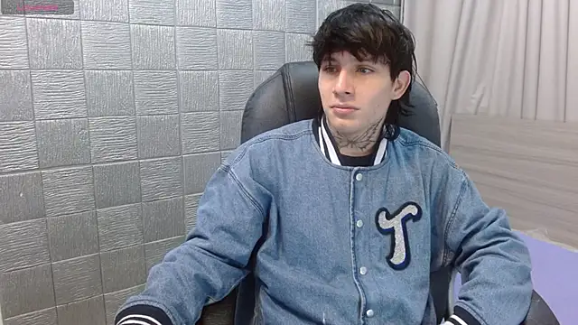 Iantwink18 online show from November 30, 3:32 am