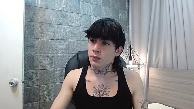 Iantwink18 online show from December 16, 7:30 pm