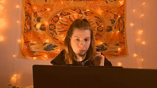 AliceCUNTach online show from April 10, 5:12 am