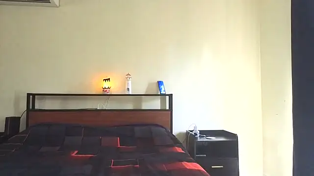 aussiepeaches online show from October 31, 12:55 am