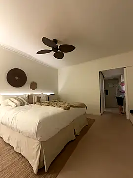 aussiepeaches online show from December 23, 10:02 am