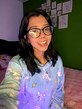 Snapshot of Valen-Foxx chatting on October 7, 5:59 am Valen-Foxx online show from October 7, 5:59 am