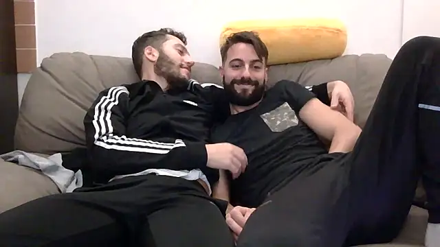 Amicisegreti online show from November 29, 9:51 pm